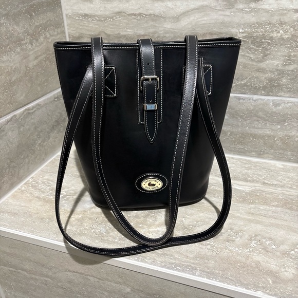 Dooney & Bourke Black Bucket Handbag - Picture 2 of 10